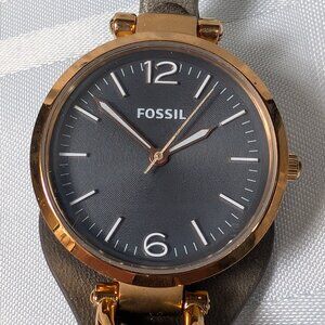 FOSSIL WOMEN'S WRIST WATCH ANALOG BATTERY POWERED DESIGNER FASHION WEAR STYLE